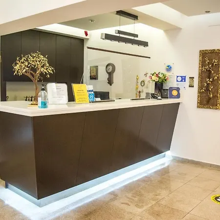 Отель Europe 3*